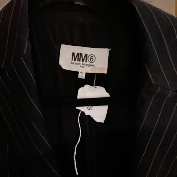 Maison Martin Margiela Gray Pinstripe Blazer with Tailored Silhouette - Picture 8 of 8